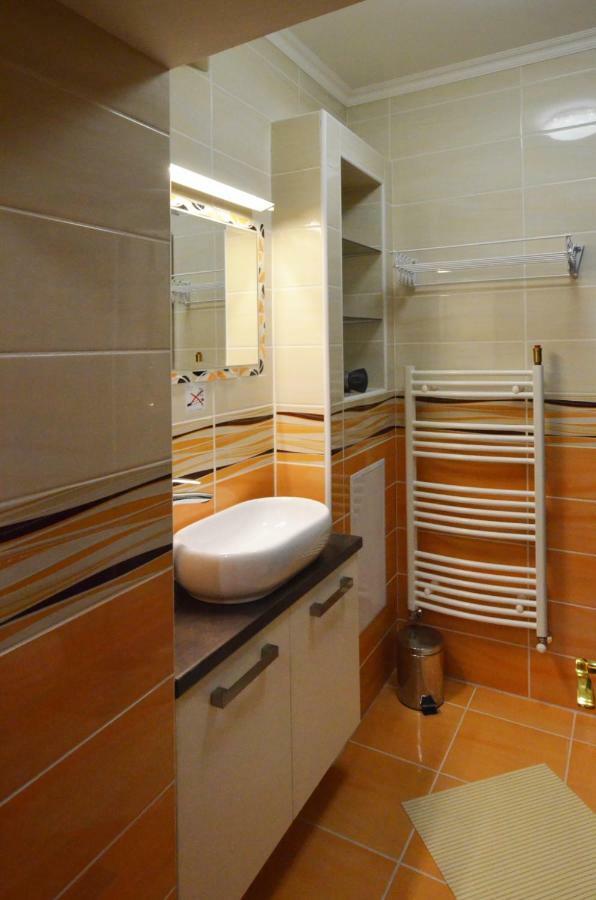 Ferienwohnung Bathory Apartman Erlau Exterior foto