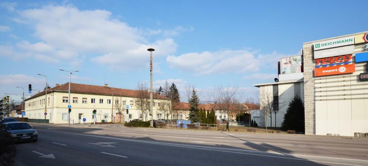 Ferienwohnung Bathory Apartman Erlau Exterior foto